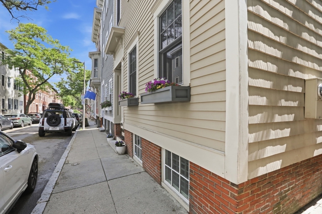 7 Mystic St. 1