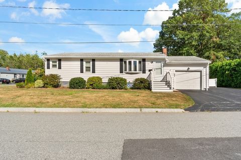 77 Crestwood St Fall River MA 02720