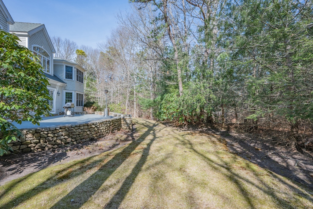 10 Wintergreen Ln