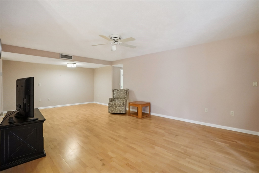1100 Salem St 75