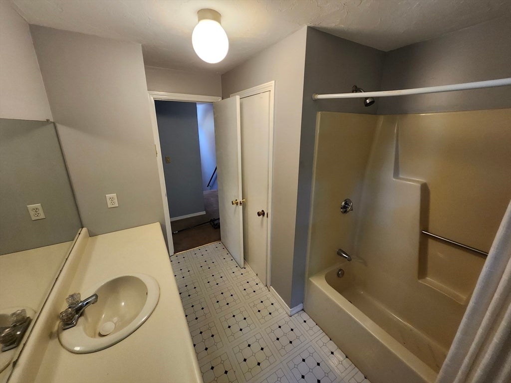 10 Concord Rd #10, Millbury, MA Photo #21