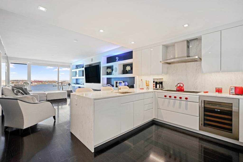 150 Seaport Blvd 17C
