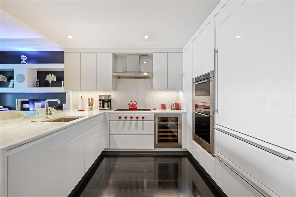 150 Seaport Blvd 17C