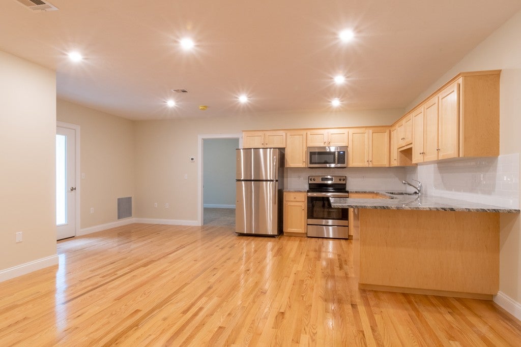 80 North Meadows Road #105, Medfield, MA Photo #1