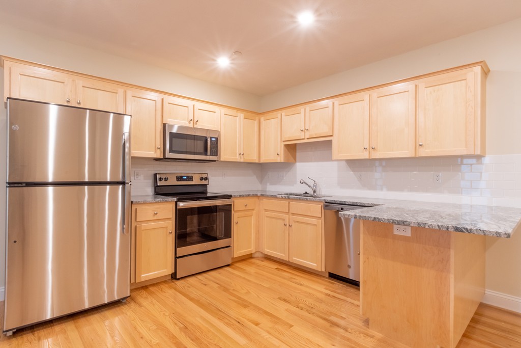 80 North Meadows Road #105, Medfield, MA Photo #2