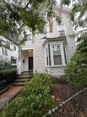 32 OAK ST APT 1, SOMERVILLE, MA 02143 - Image b19fca54059f8bdde2a4ddb1f7bc3606/3376842301