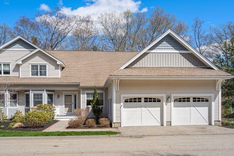 Photo of 3 Summerland Way #3, Worcester, MA 01609 (MLS # 73569029)