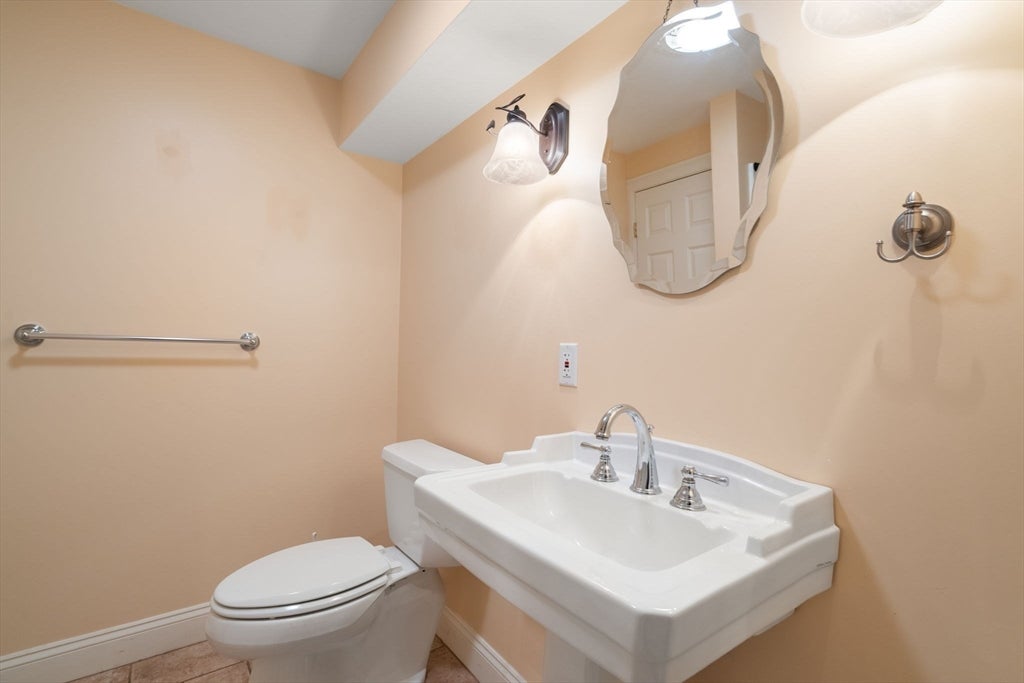 3 Summerland Way #3, Worcester, MA Photo #32