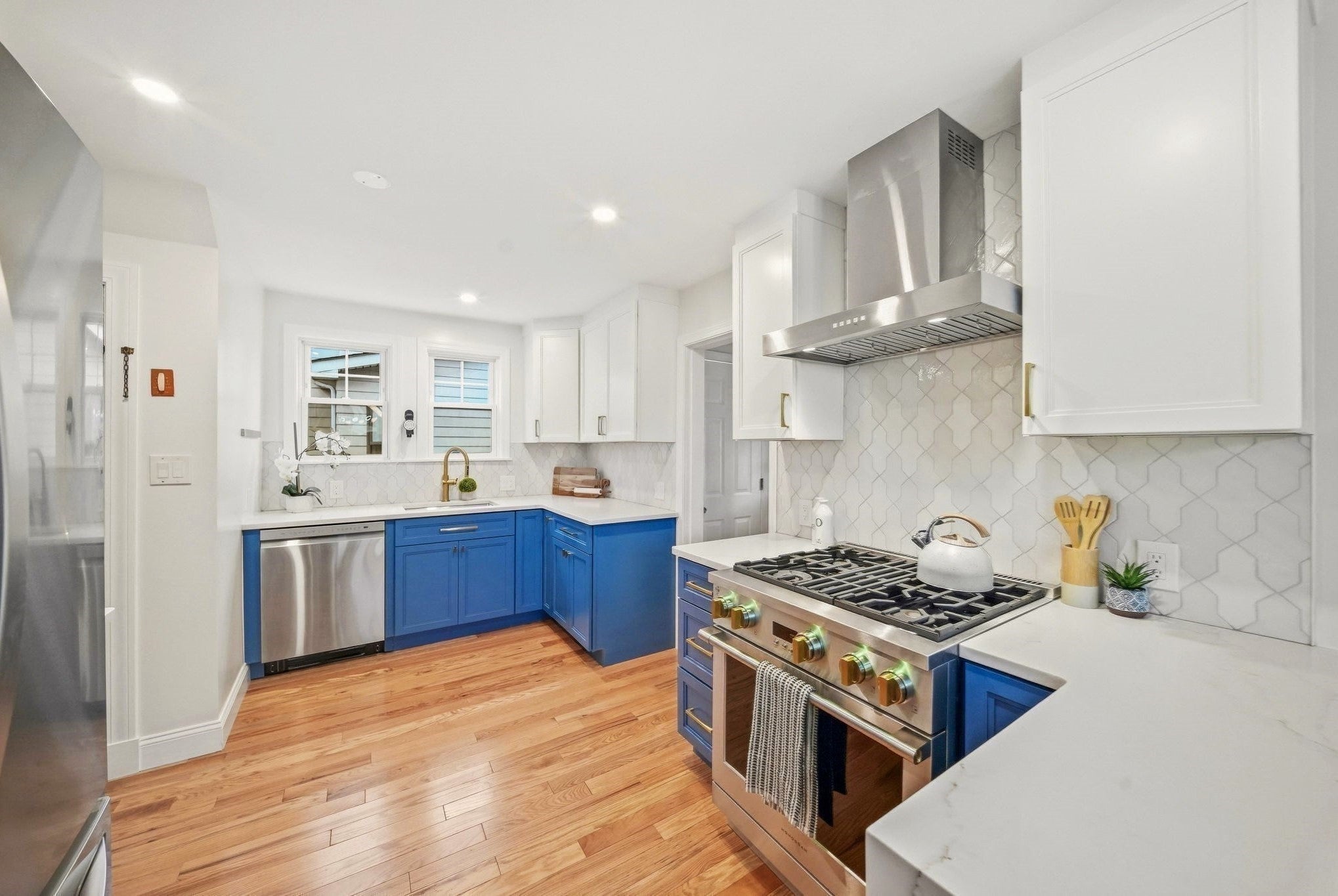 266 Governors Ave