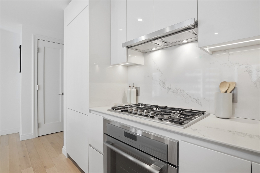 135 Seaport Blvd 1007