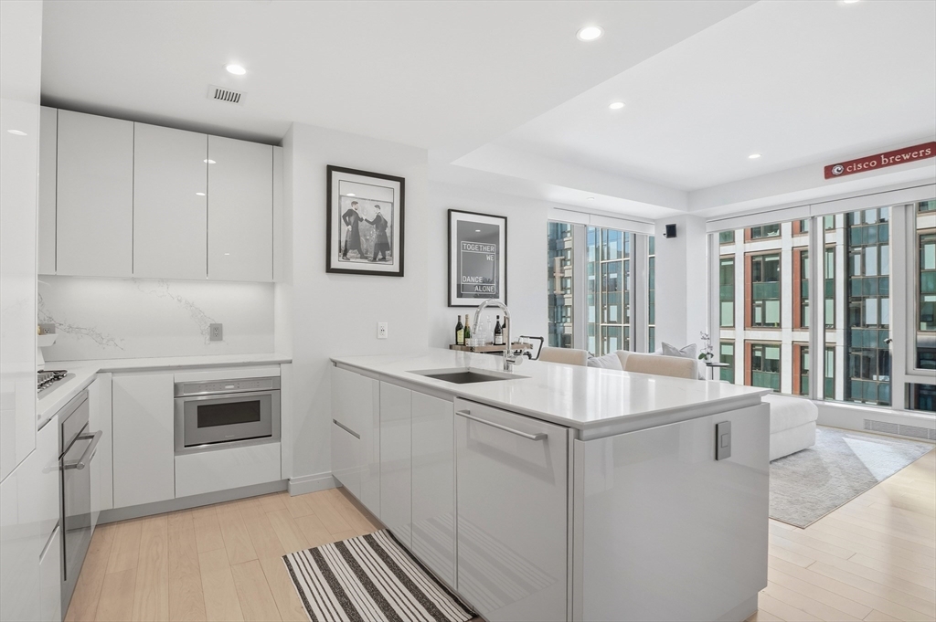 135 Seaport Blvd 1007