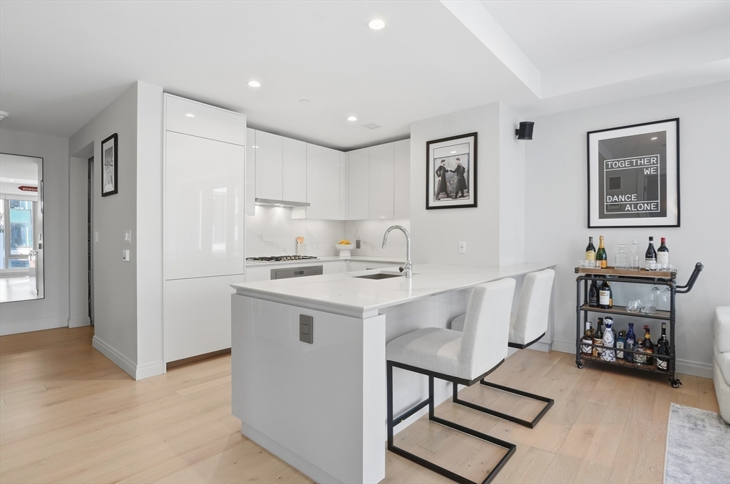 135 Seaport Blvd 1007