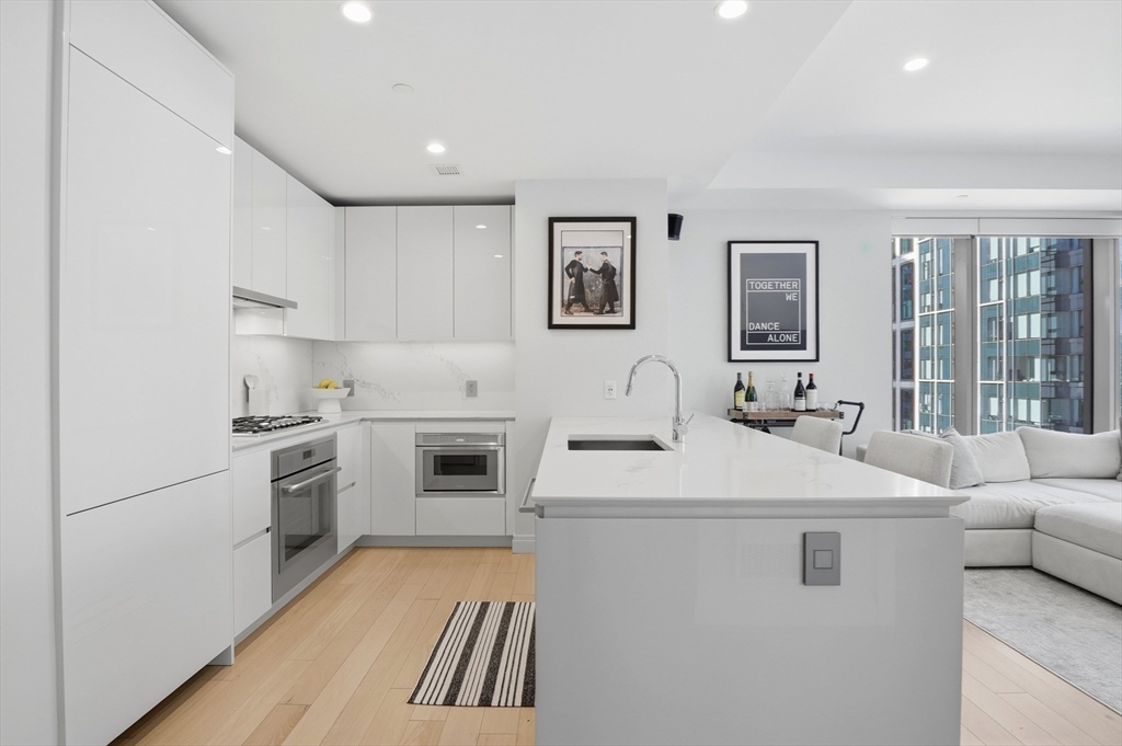 135 Seaport Blvd 1007