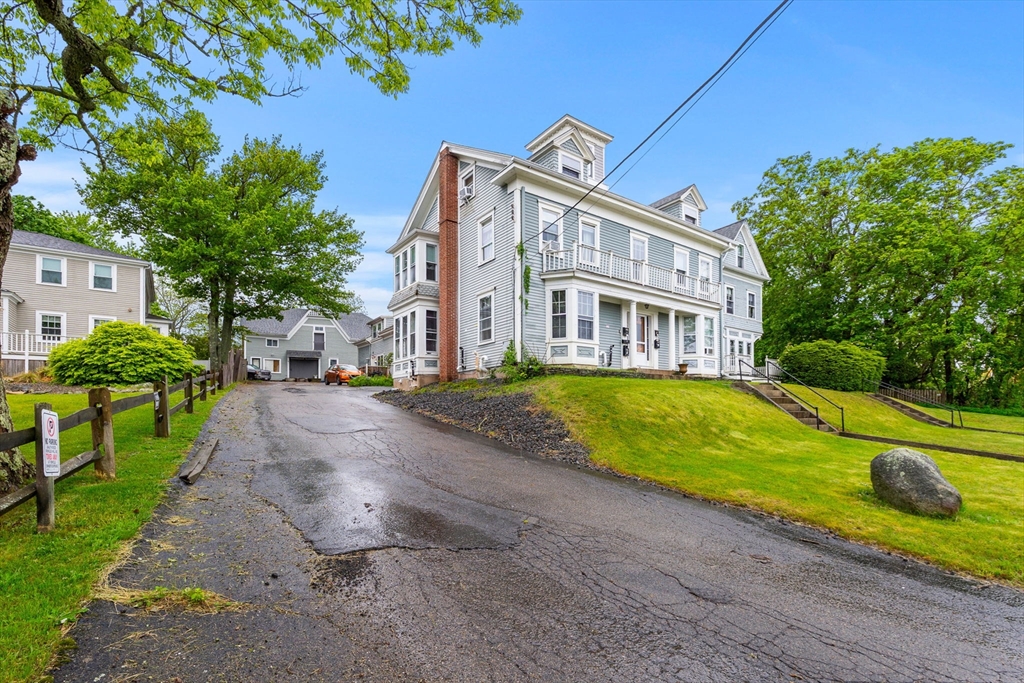 72 Main St
