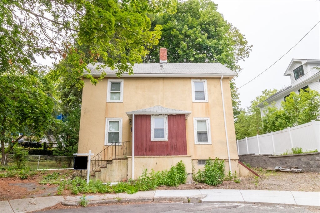 49 White Ave