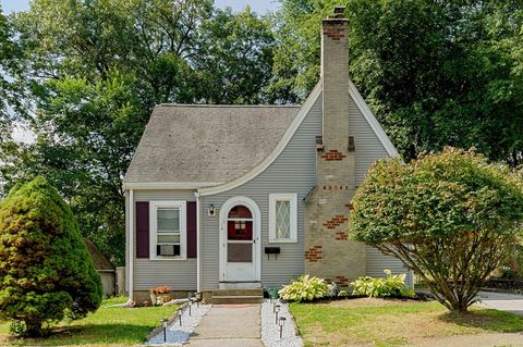 12 Friedel St Worcester MA 01603