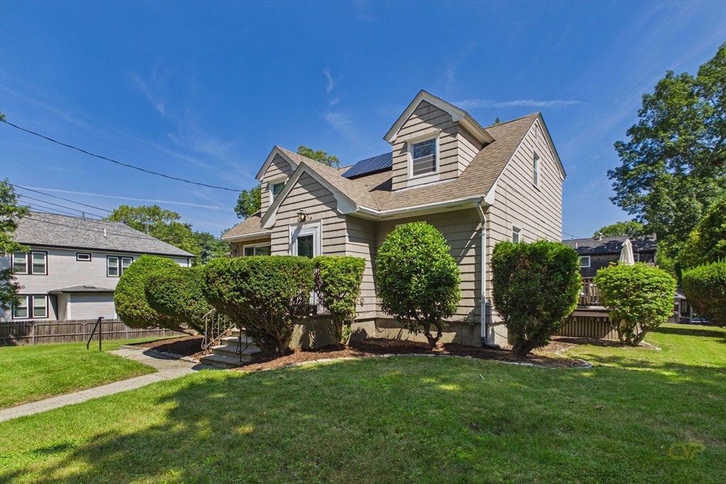Photo of 844 Hood St, Fall River, MA