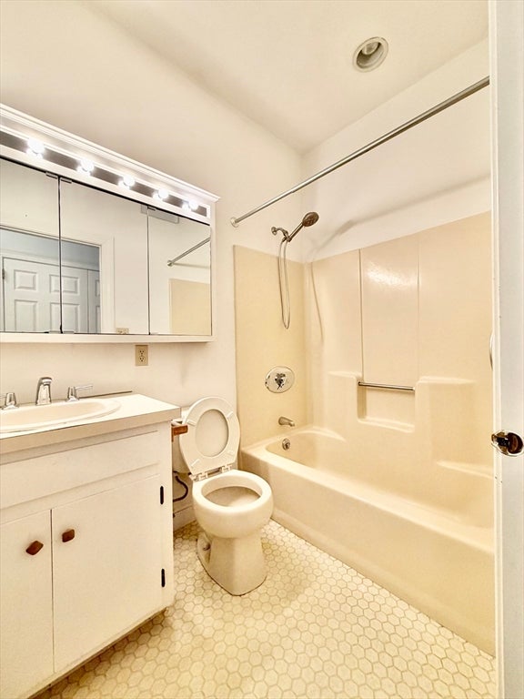 599 Washington St #B, Wellesley, MA Photo #12