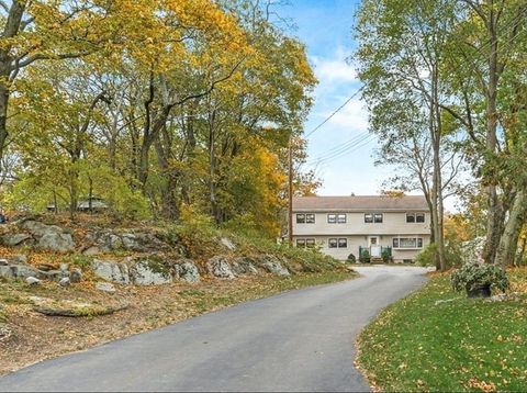 Photo of 38 Vine St #B, Saugus, MA 01906 (MLS # 73480514)