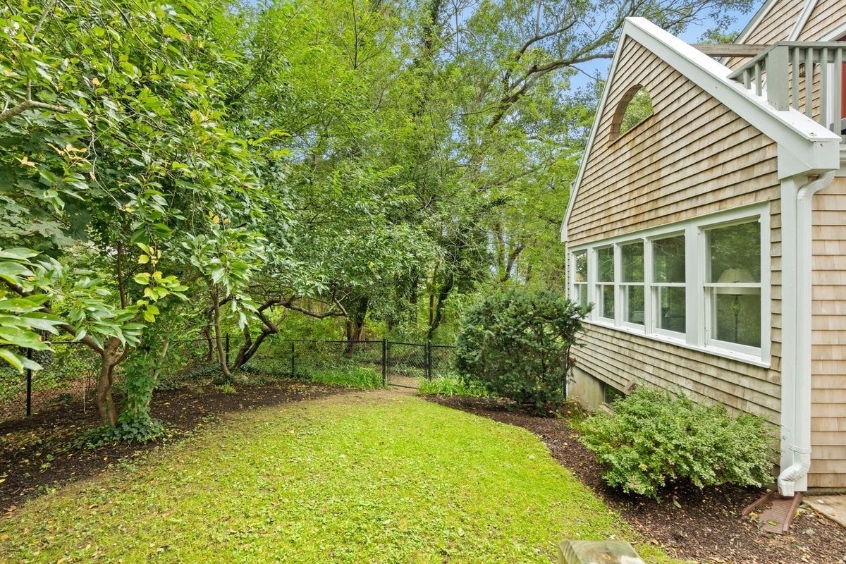 74 Arboretum Rd, Plymouth, MA Photo #4