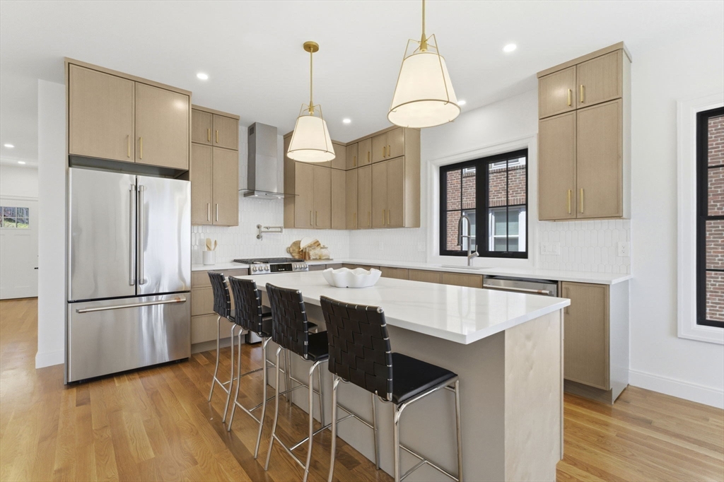 165 Campbell Ave 1
