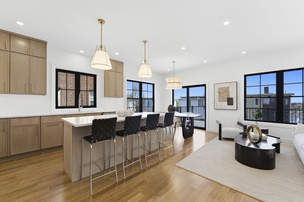 165 Campbell Ave 1