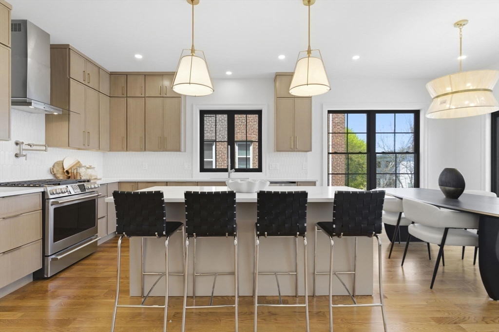 165 Campbell Ave 1