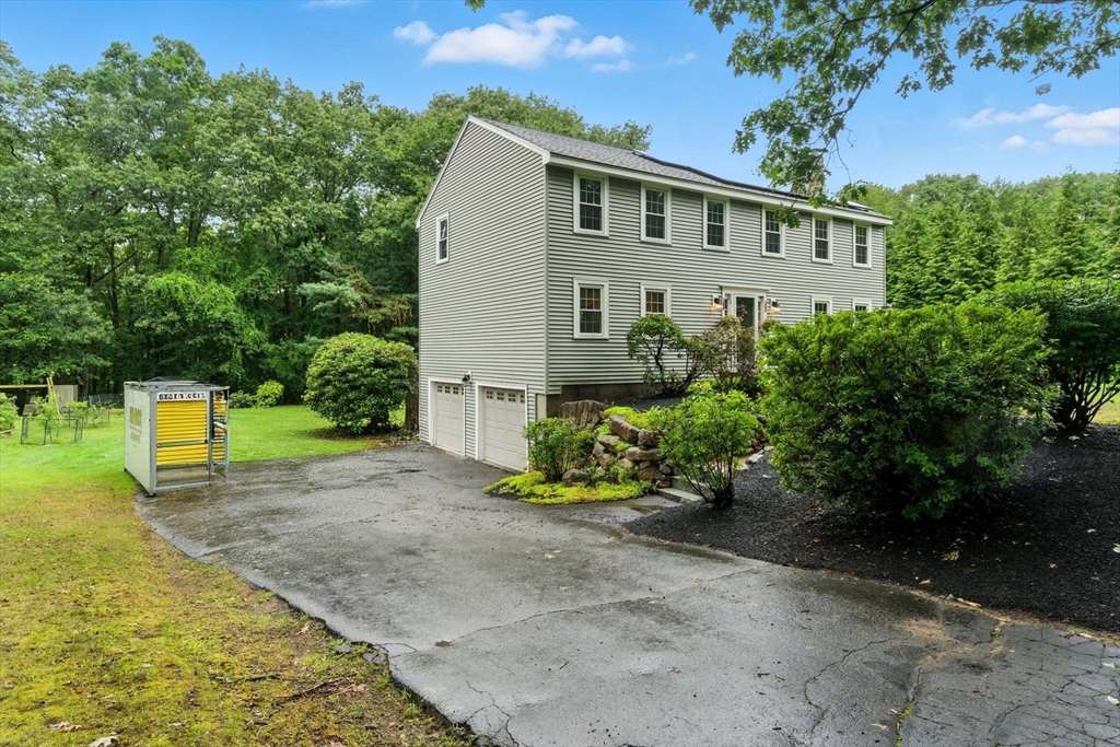 9 Ellsworth Rd