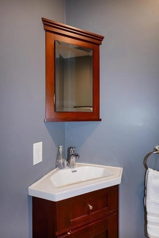 21-23 Marion Rd #2, Belmont, MA Photo #15