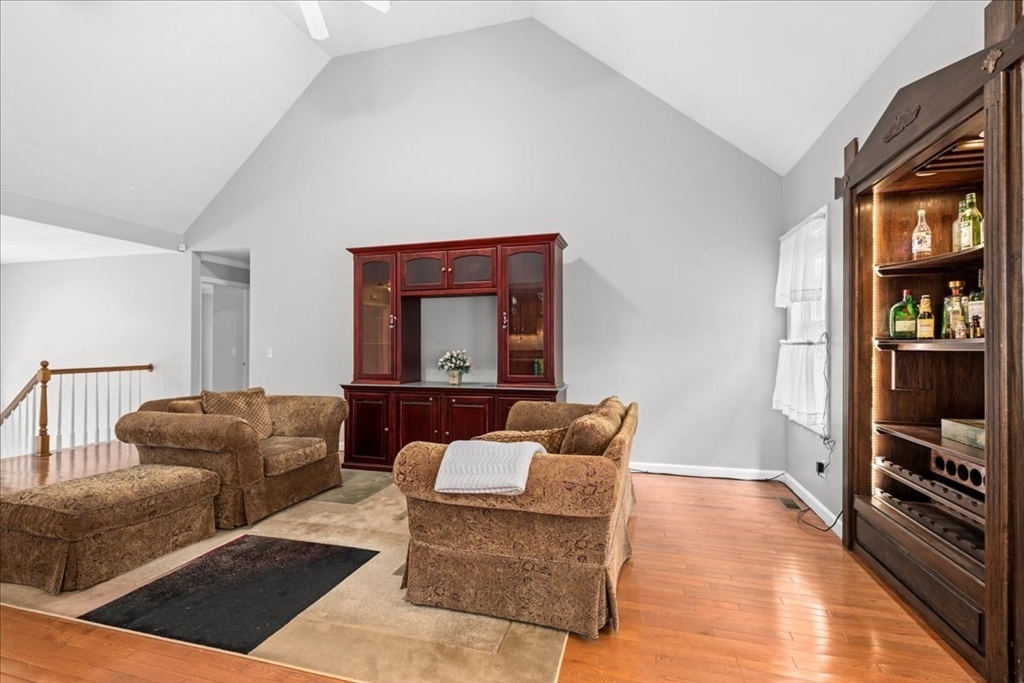 37 Dupuis Ave