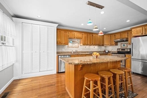 37 Dupuis Ave