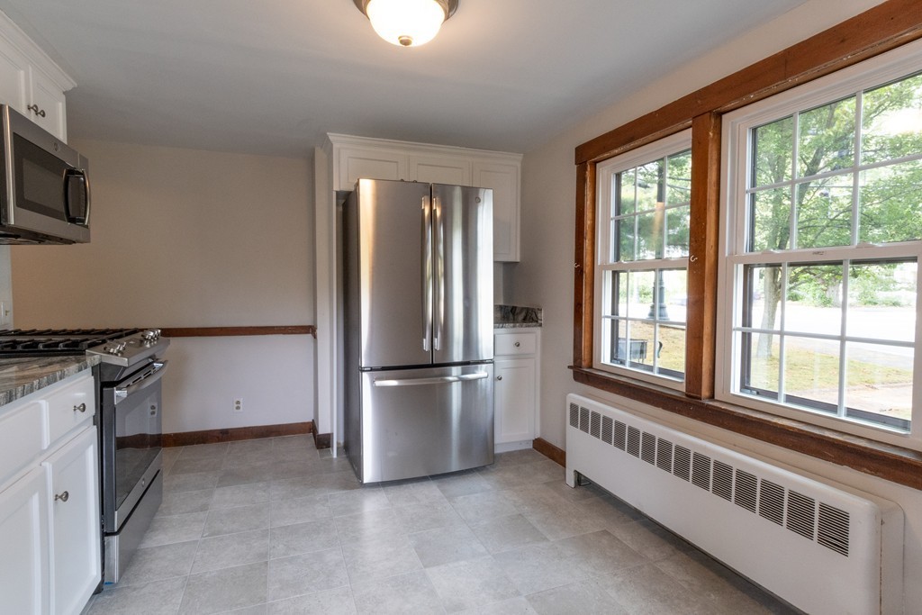 Wellesley, Massachusetts 02482, United States, 3 Bedrooms Bedrooms, ,1 BathroomBathrooms,Residential,Active,158675