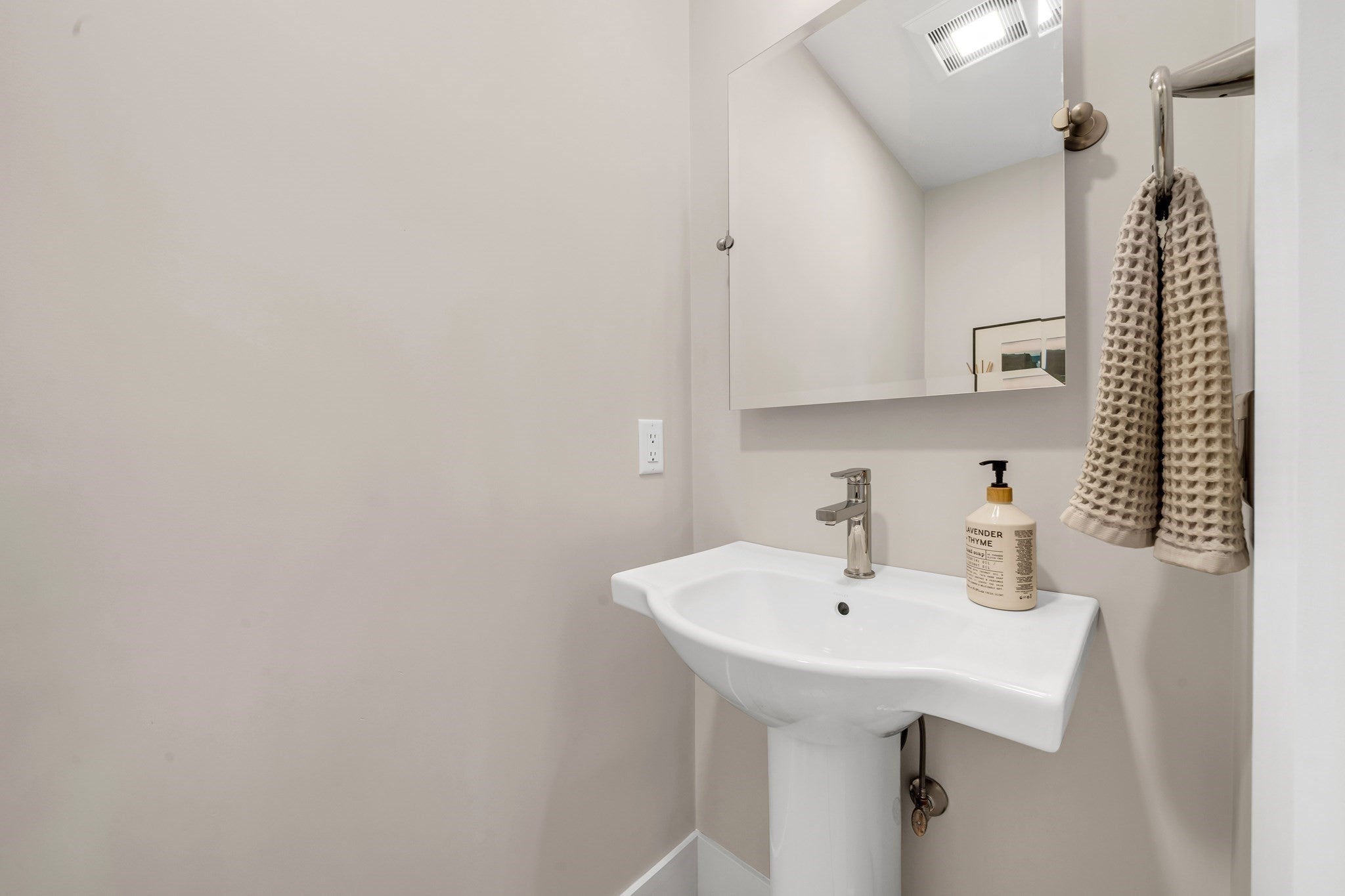 142 Main St #4, Amesbury, MA, 142 Main St #4, Amesbury, MA Photo #15