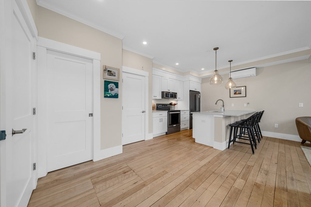 142 Main St 4