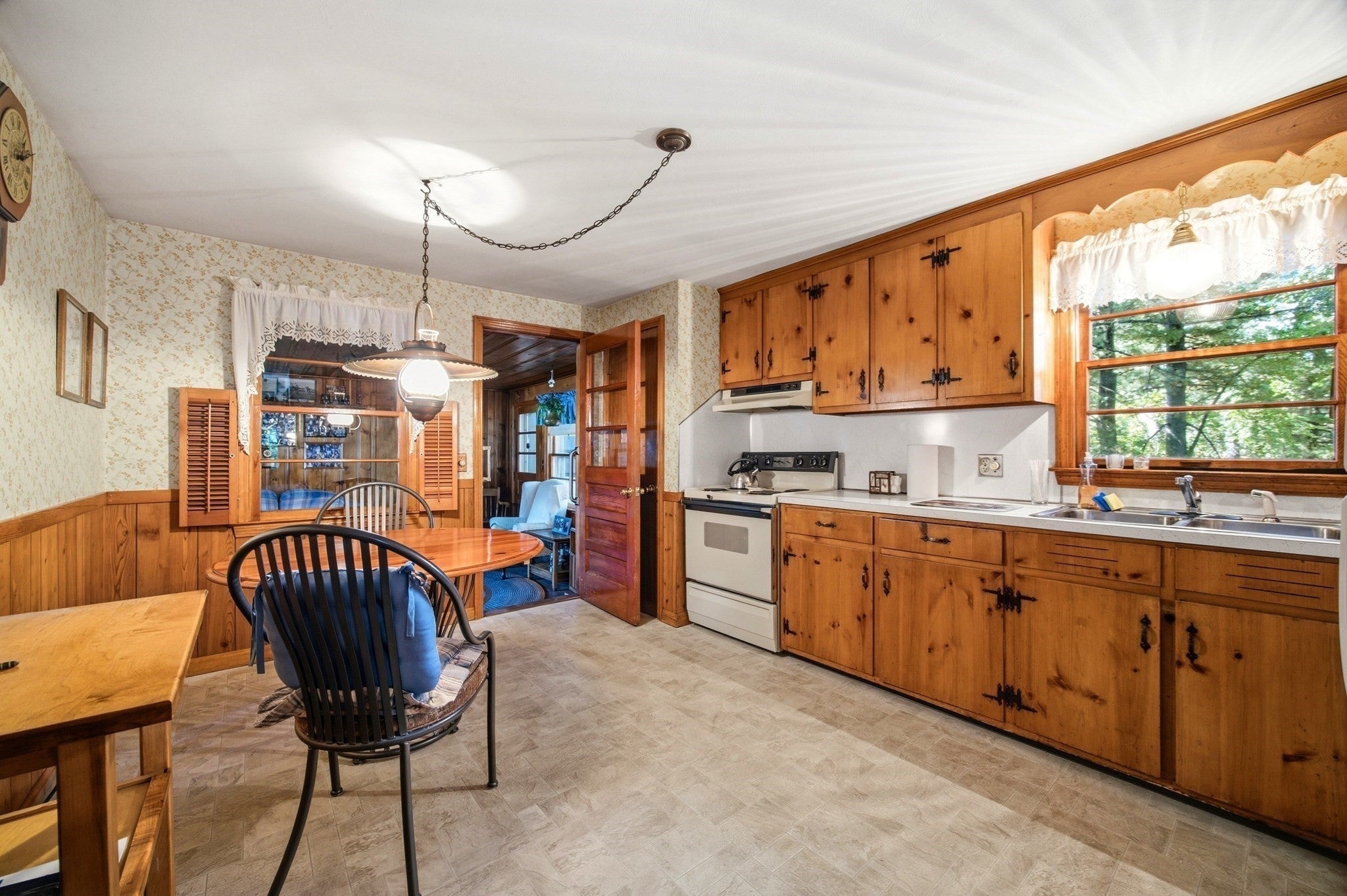 58 Pine Hill Rd, Springfield, MA, 58 Pine Hill Rd, Springfield, MA Photo #4