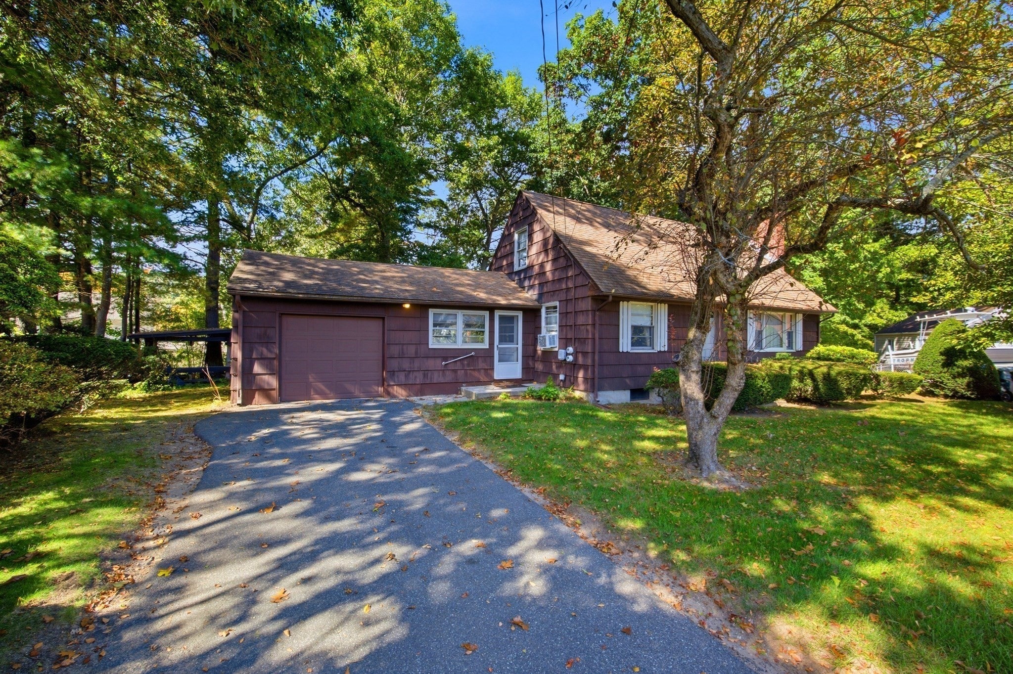 Photo of 58 Pine Hill Rd, Springfield, MA