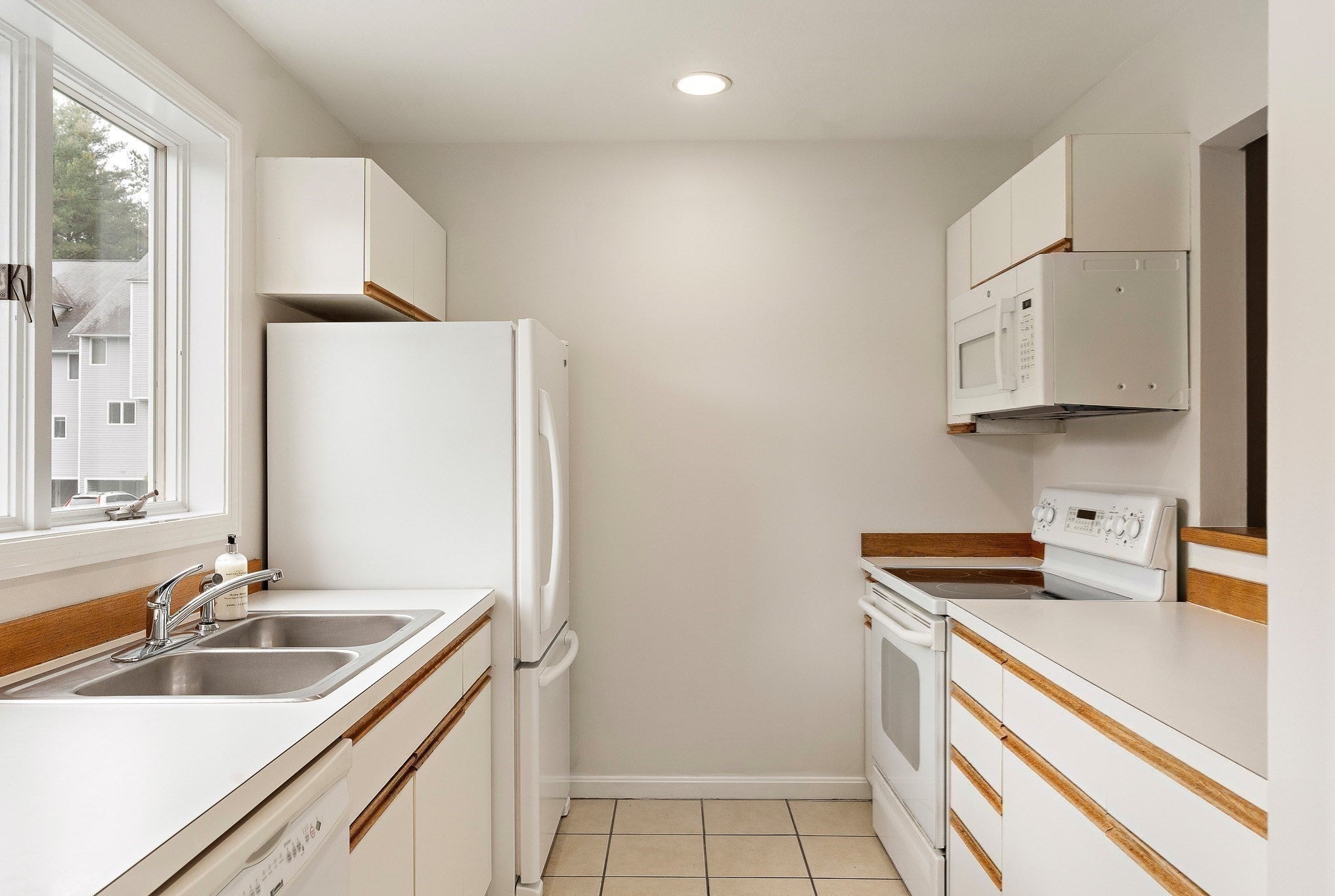 1005 Sherwood Forest Lane #1005, Saugus, MA Photo #7