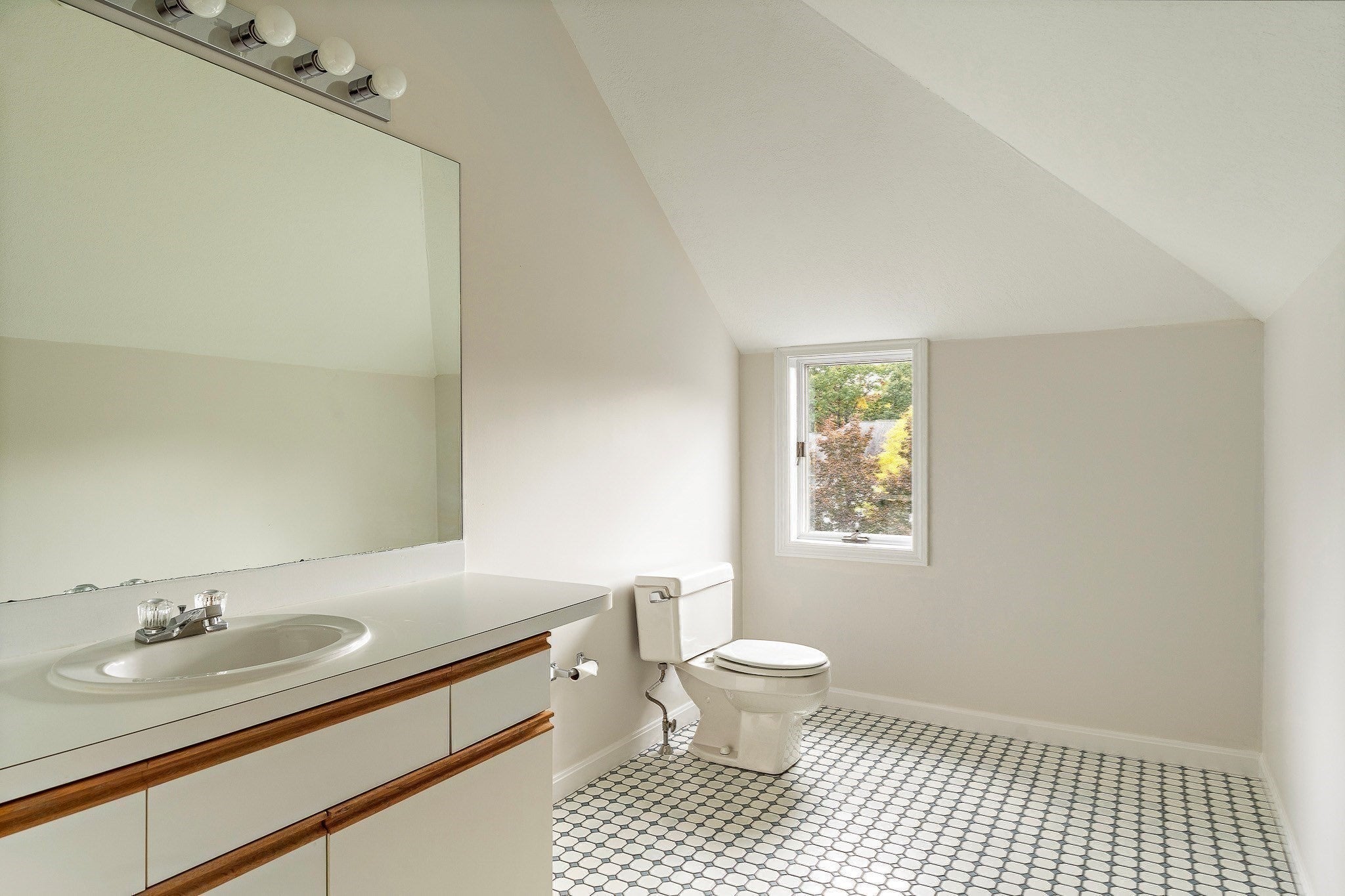 1005 Sherwood Forest Lane #1005, Saugus, MA Photo #19