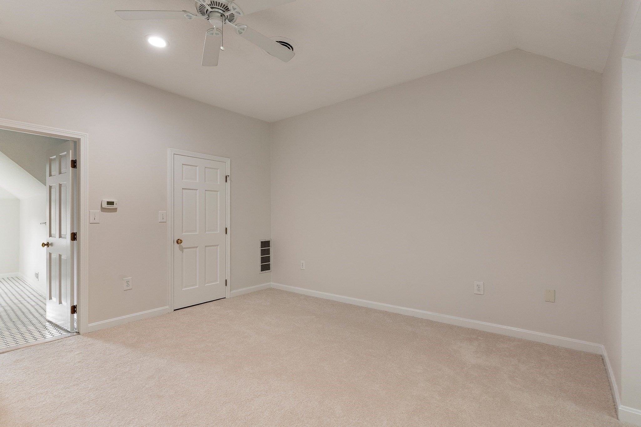 1005 Sherwood Forest Lane #1005, Saugus, MA Photo #16
