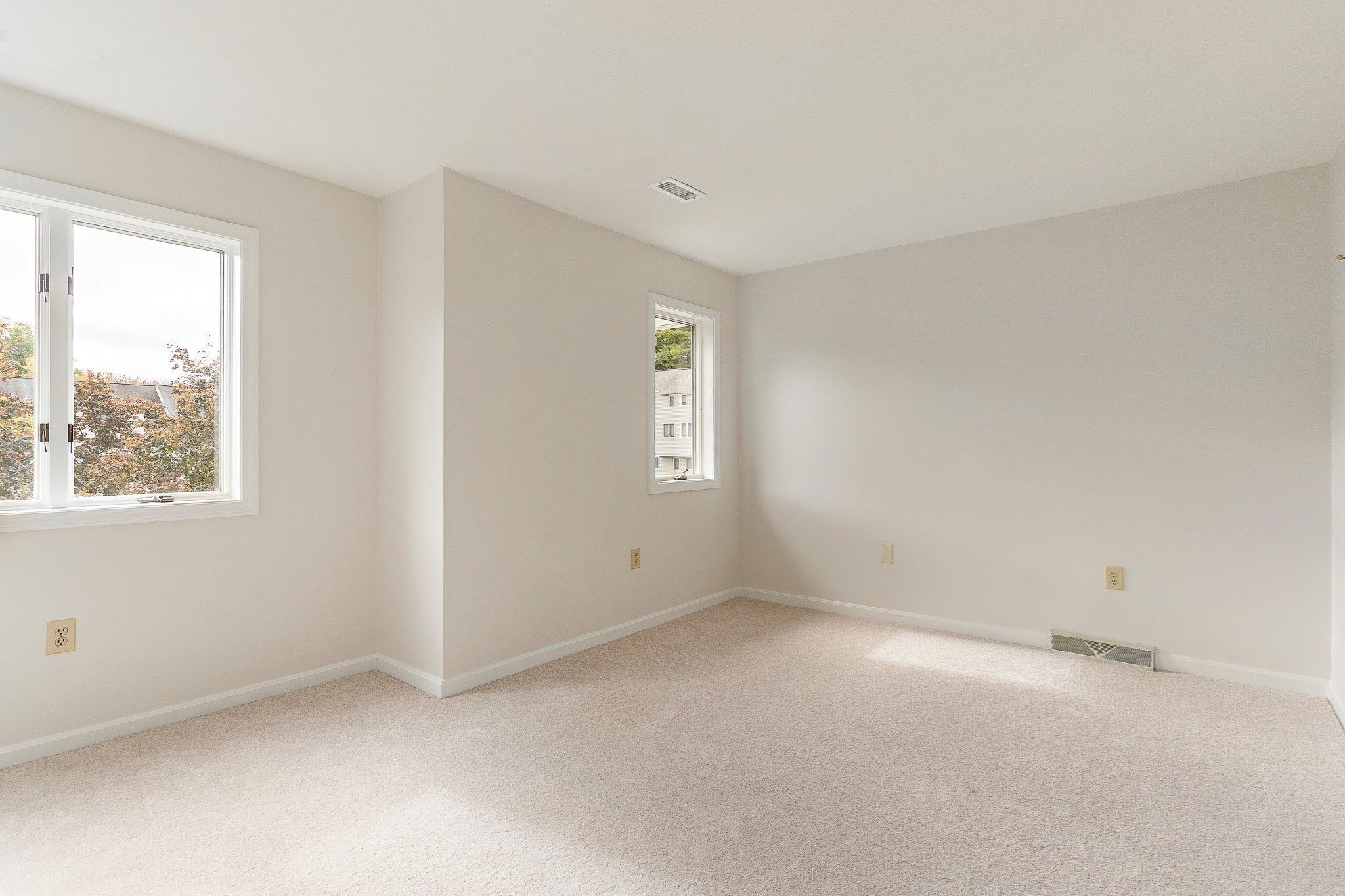 1005 Sherwood Forest Lane #1005, Saugus, MA Photo #10