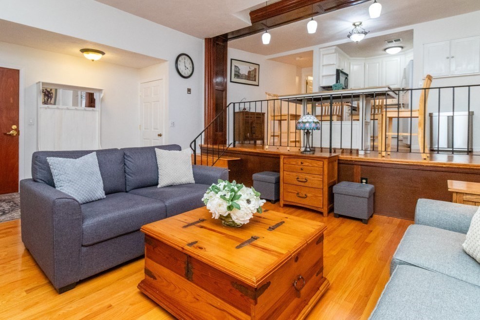 94 Newbury Ave 100