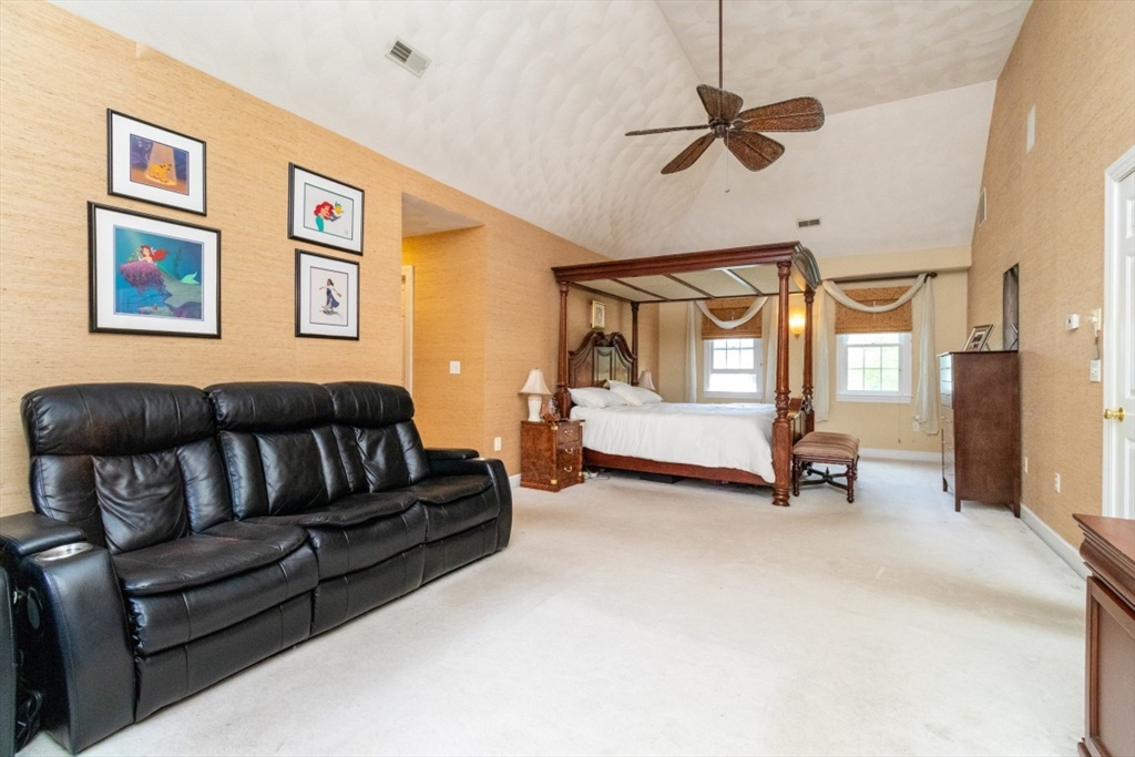 2 Macintyre Dr, North Reading, MA Photo #15