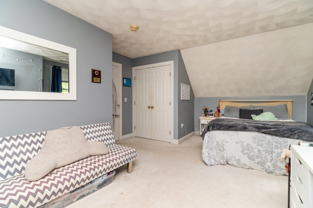2 Macintyre Dr, North Reading, MA Photo #20
