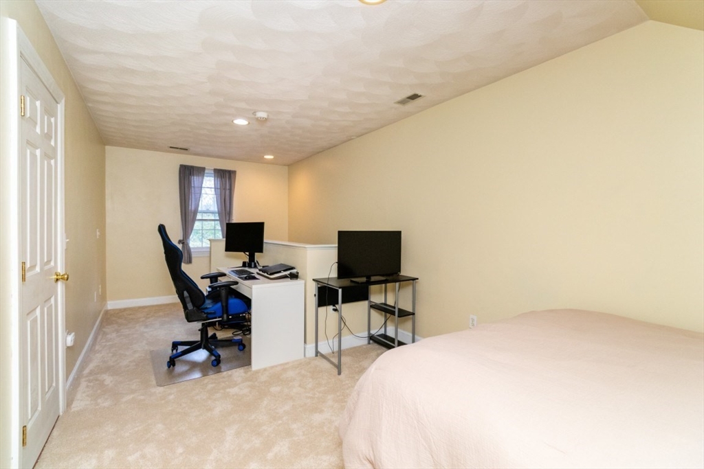 2 Macintyre Dr, North Reading, MA Photo #24