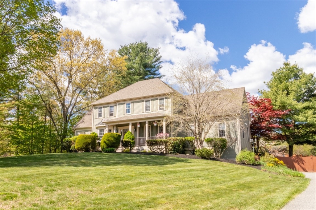 2 Macintyre Dr, North Reading, MA Photo #2