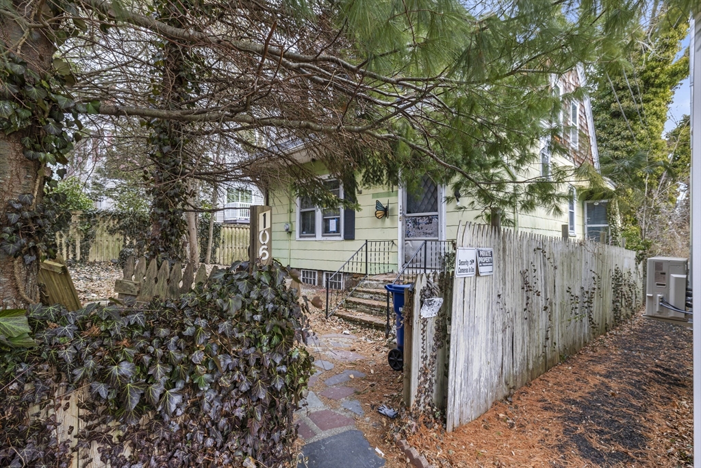 106 7th St