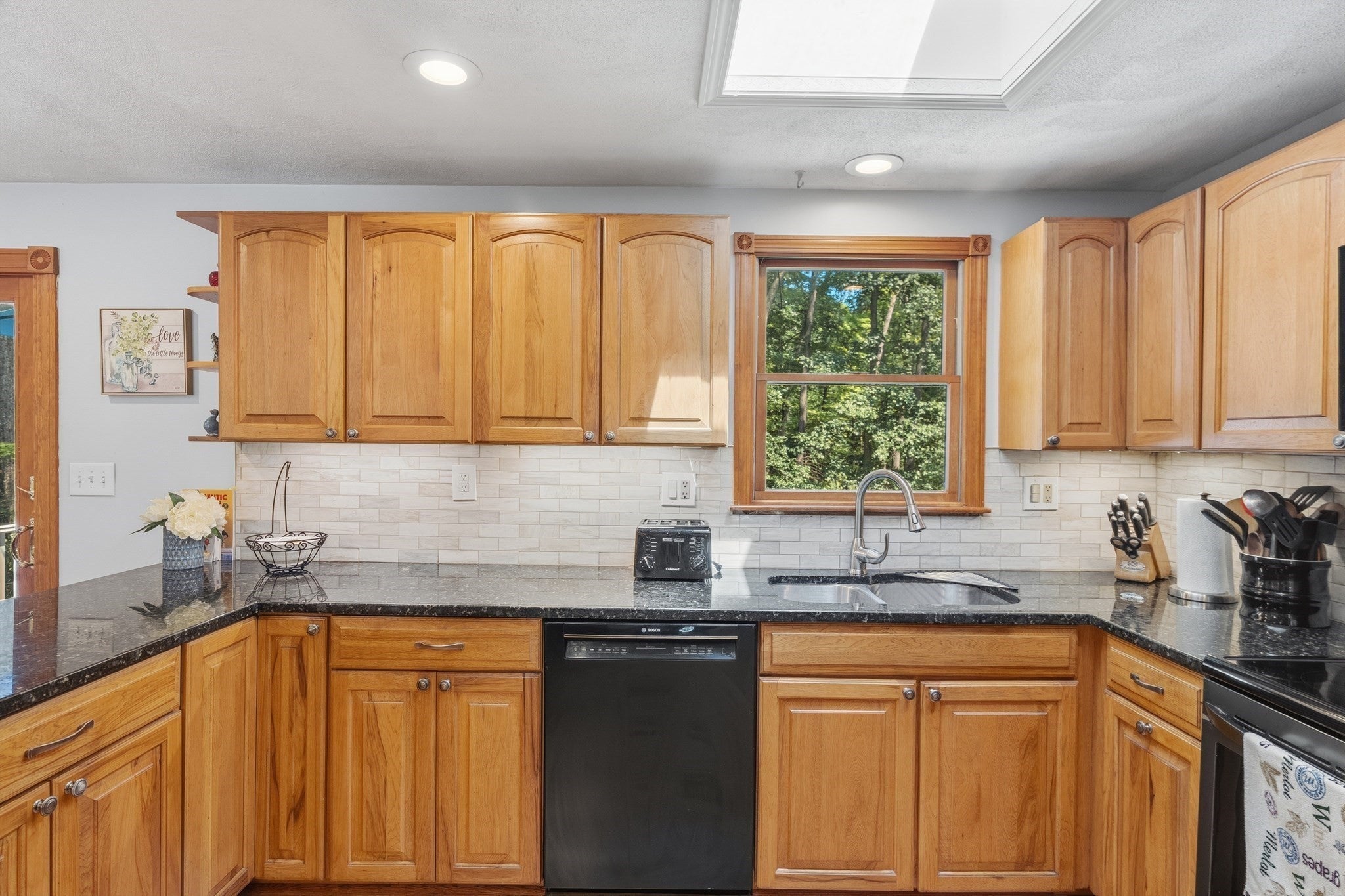 37 Bart Rd, Billerica, MA, 37 Bart Rd, Billerica, MA Photo #6