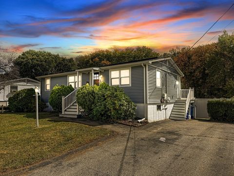 41 Pembroke Dr Lawrence MA 01843