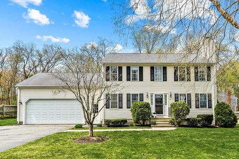 15 Candleberry Ln Attleboro MA 02703