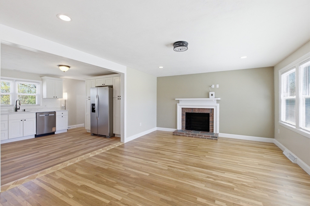 671 Nashua Rd
